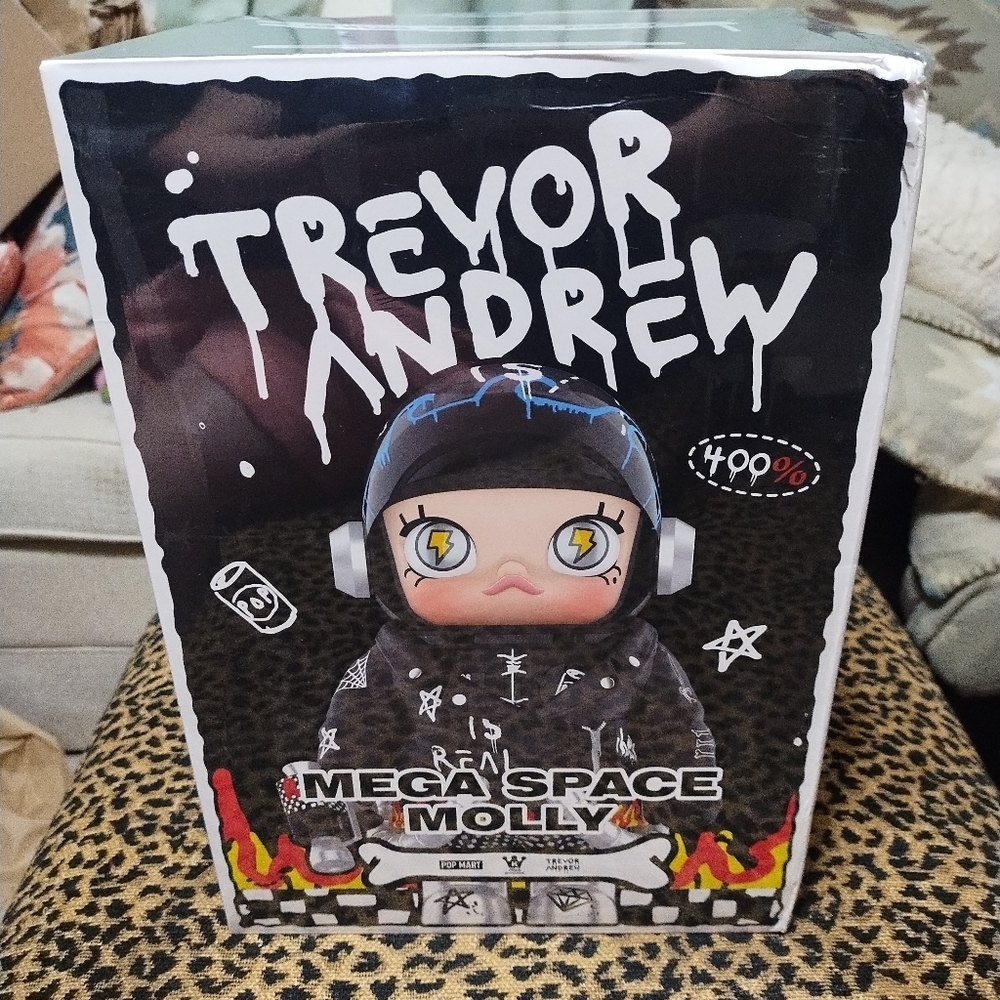 SOLD---Pop Mart- Mega Space Molly 400% Trevor Andrews
